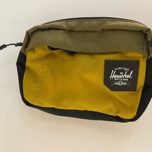 Herschel Supply Co. Trail Tour Hip Pack (Small)